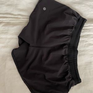 Old style lulu shorts size 8! Well worn, but good condition! 🖤🖤 Low rise fit!